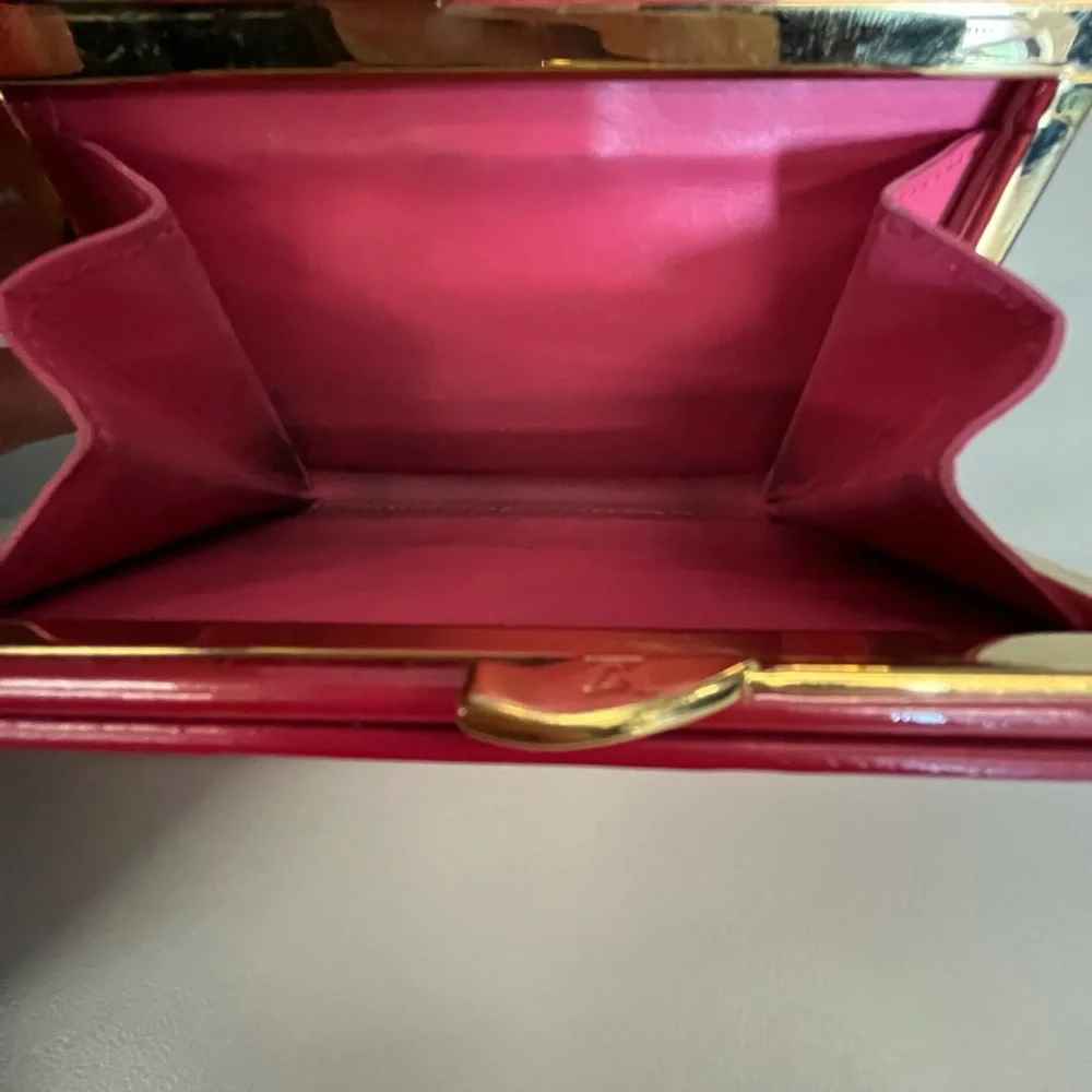 AUTHENTIC Louis Vuitton Pink Vernis Leather Kisslock Wallet - Picture 6 of 7